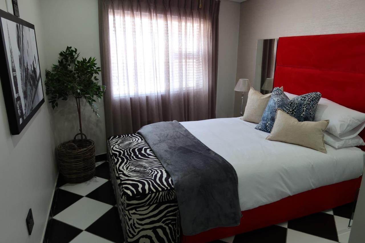 55 On Main Guesthouse And Spa Fish Hoek Exterior foto