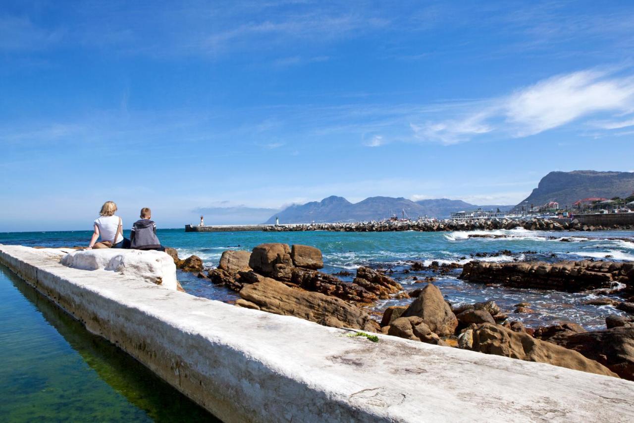 55 On Main Guesthouse And Spa Fish Hoek Exterior foto