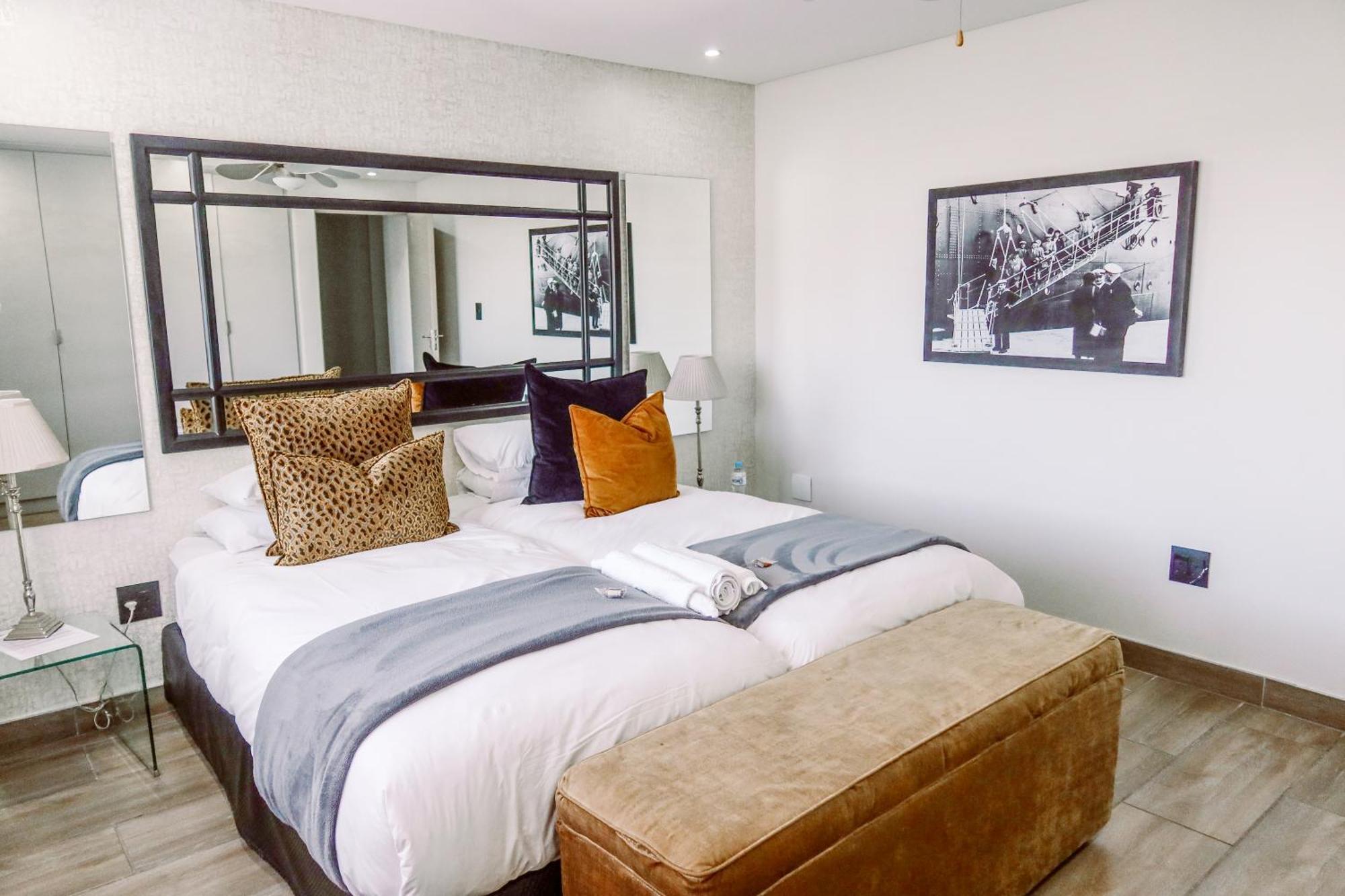 55 On Main Guesthouse And Spa Fish Hoek Exterior foto
